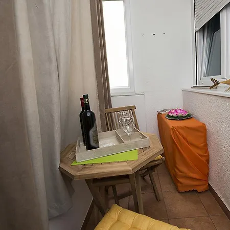 Apartment Bal Split